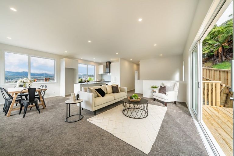 Photo of property in 64 Riverstone Drive, Riverstone Terraces, Upper Hutt, 5018