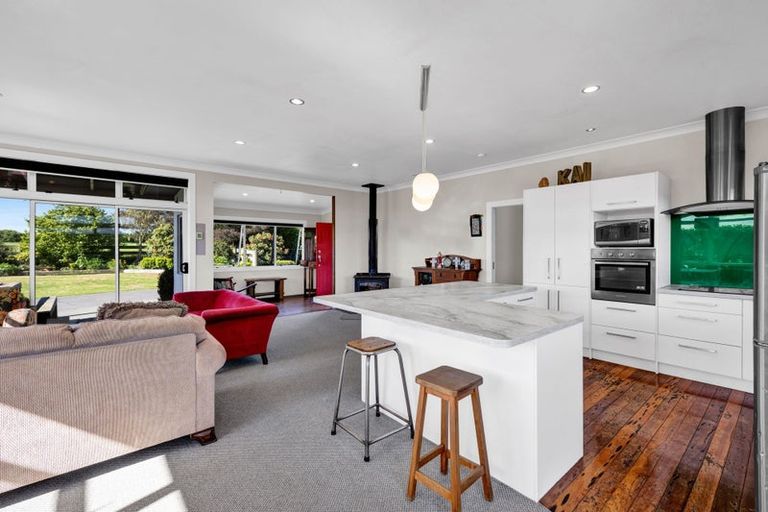 Photo of property in 5674 Mountain Road, Normanby, Hawera, 4673