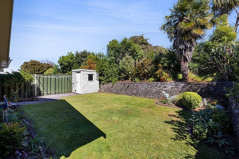 Photo of property in 98c Govett Avenue, Frankleigh Park, New Plymouth, 4310