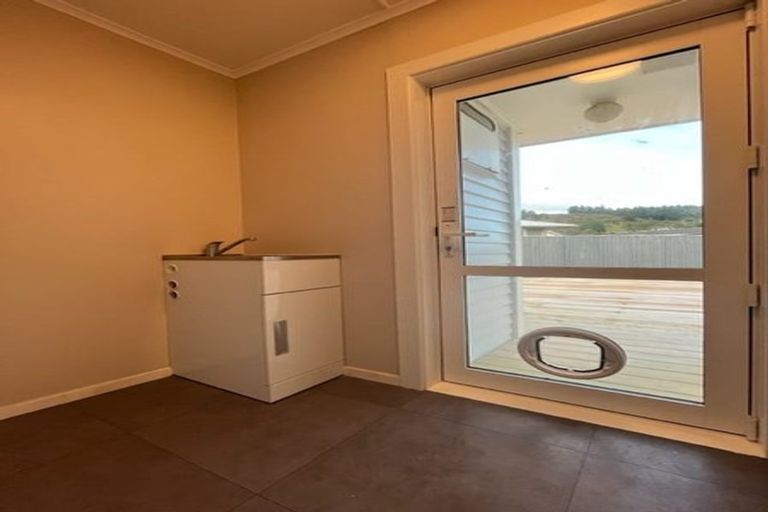 Photo of property in 12 Ponderosa Grove, Maoribank, Upper Hutt, 5018