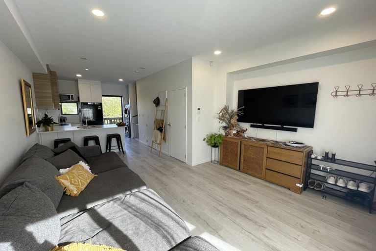 Photo of property in 132 Tiriwa Drive, Massey, Auckland, 0614