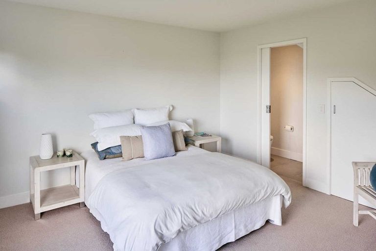 Photo of property in 23 Kotari Road, Days Bay, Lower Hutt, 5013