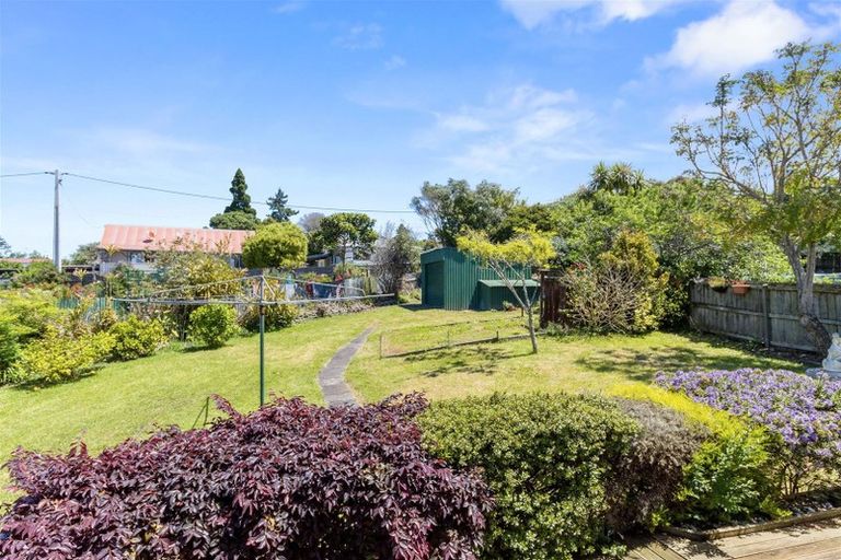 Photo of property in 11 Sarona Avenue, Glen Eden, Auckland, 0602