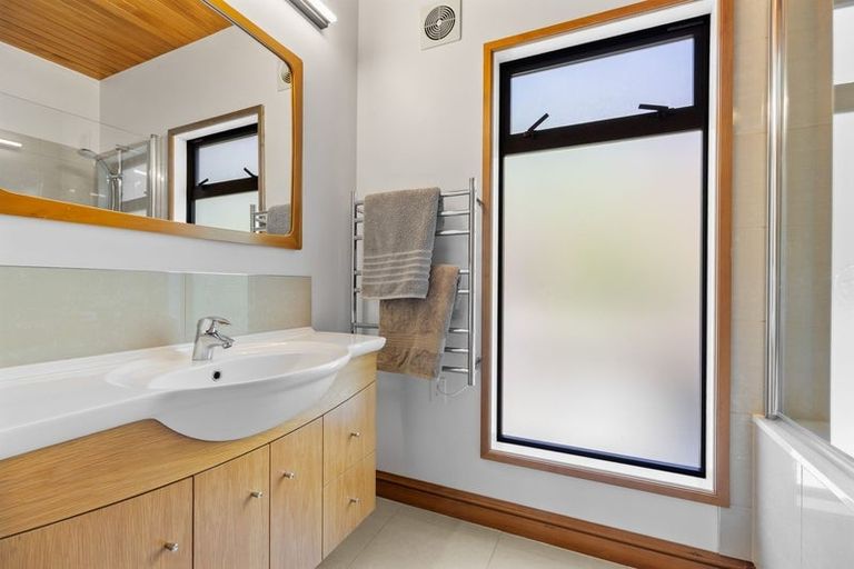 Photo of property in 2 The Cliffs, Britannia Heights, Nelson, 7010