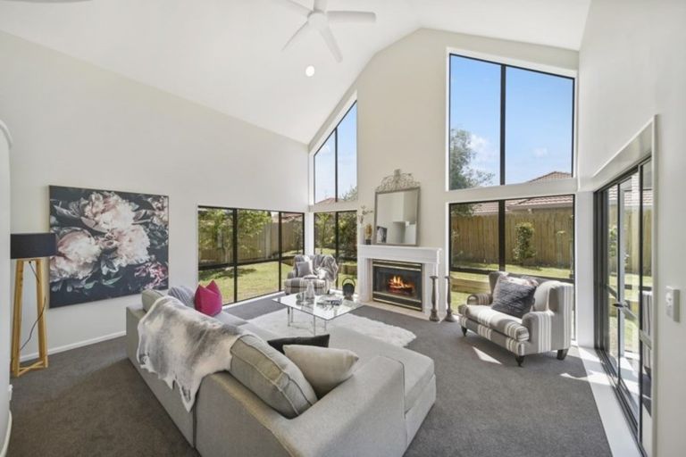 Photo of property in 1 Fencotie Place, Northpark, Auckland, 2013