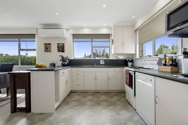 Photo of property in 2 Rimu Street, Gate Pa, Tauranga, 3112