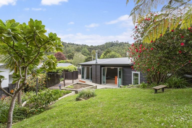 Photo of property in 5 Jays Road, Titirangi, Auckland, 0604