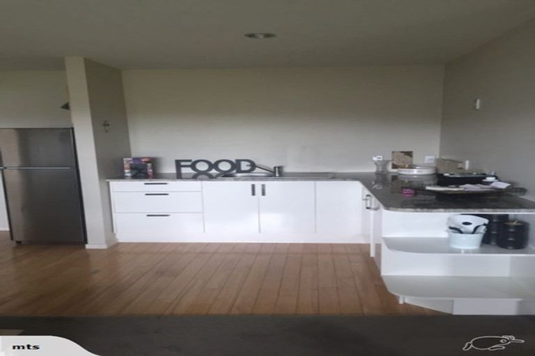 Photo of property in 20 Harrowglen Drive, Northcross, Auckland, 0632