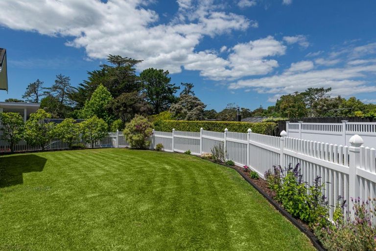 Photo of property in 49a Roland Road, Greenhithe, Auckland, 0632