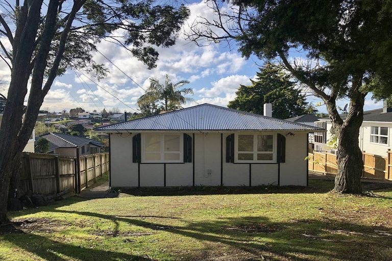 Photo of property in 3 Christina Avenue, Te Atatu South, Auckland, 0602