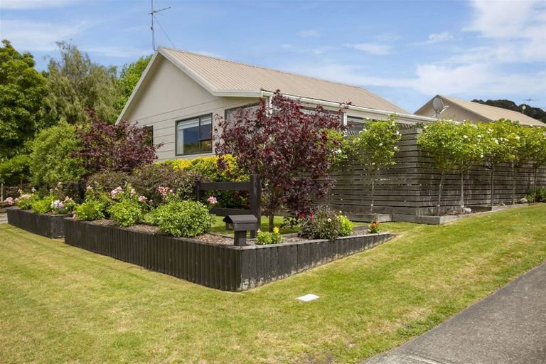 Photo of property in 3a Dorothy Drive, Acacia Bay, Taupo, 3330