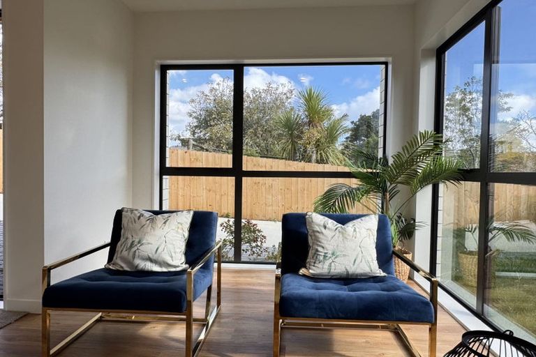 Photo of property in 21d Barron Drive, Green Bay, Auckland, 0604