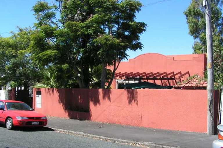 Photo of property in 8 Faulkner Road, Northcote Point, Auckland, 0627