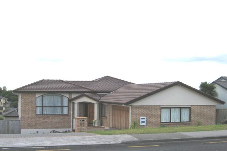 Photo of property in 68 Luckens Road, West Harbour, Auckland, 0618