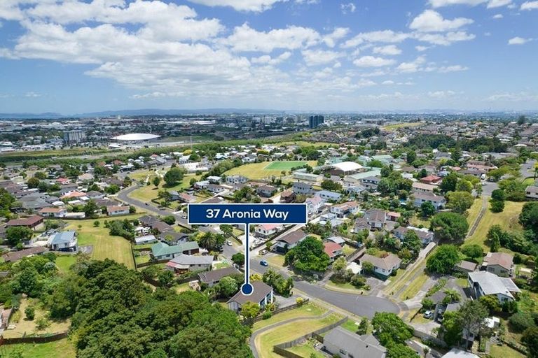 Photo of property in 37 Aronia Way, Goodwood Heights, Auckland, 2105
