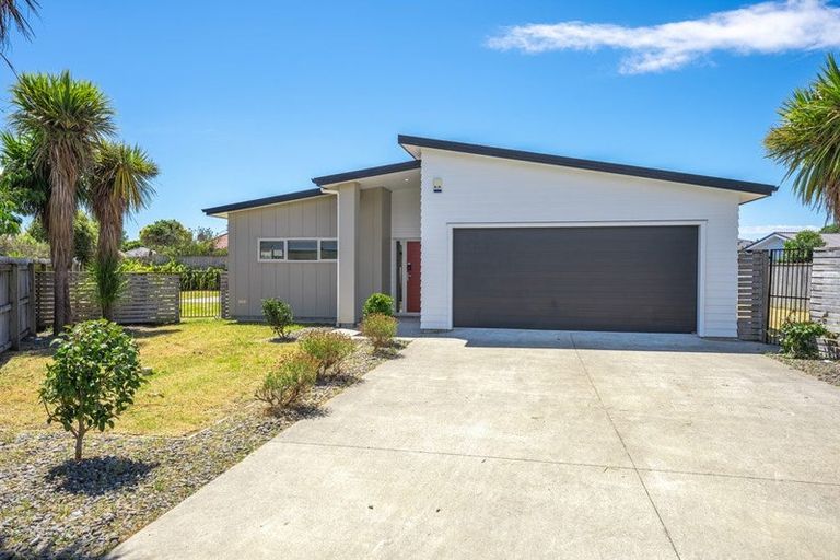 Photo of property in 29 Gallipoli Place, Paraparaumu, 5032