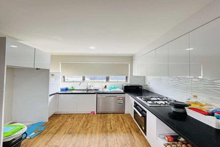 Photo of property in 1/2 Cameron Street, Papakura, 2110