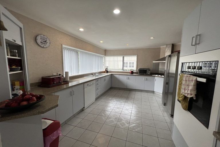 Photo of property in 12 Kentucky Way, Awapuni, Palmerston North, 4412