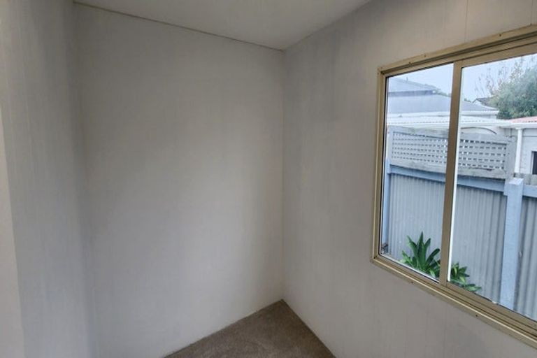 Photo of property in 9 Mahoe Street, Strandon, New Plymouth, 4312
