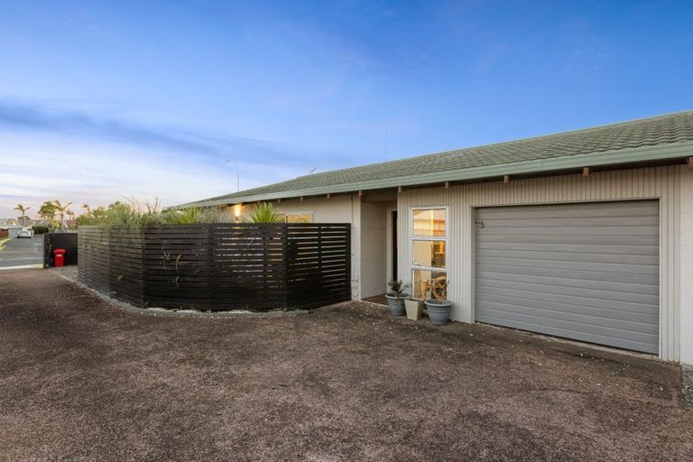 Photo of property in 1/73 Florence Avenue, Orewa, 0931