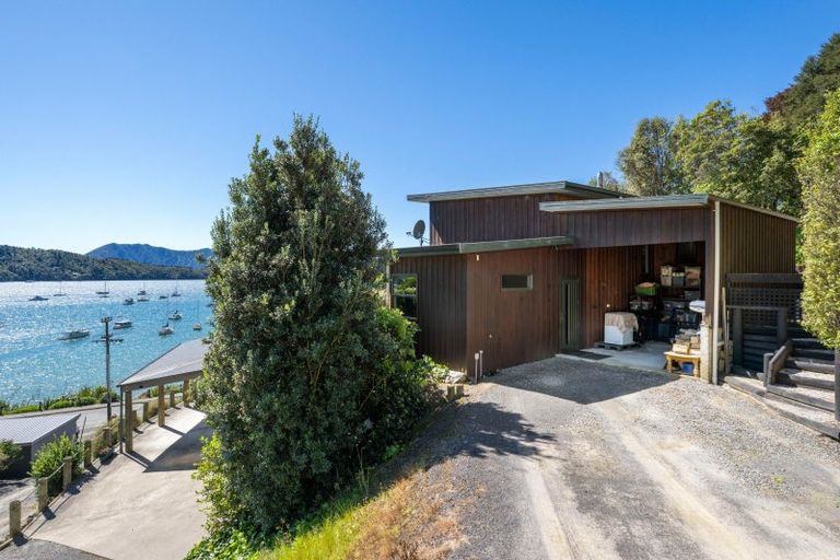 Photo of property in 354b Waikawa Road, Waikawa, Picton, 7220
