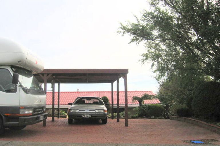 Photo of property in 6 Toporoa View, Ascot Park, Porirua, 5024