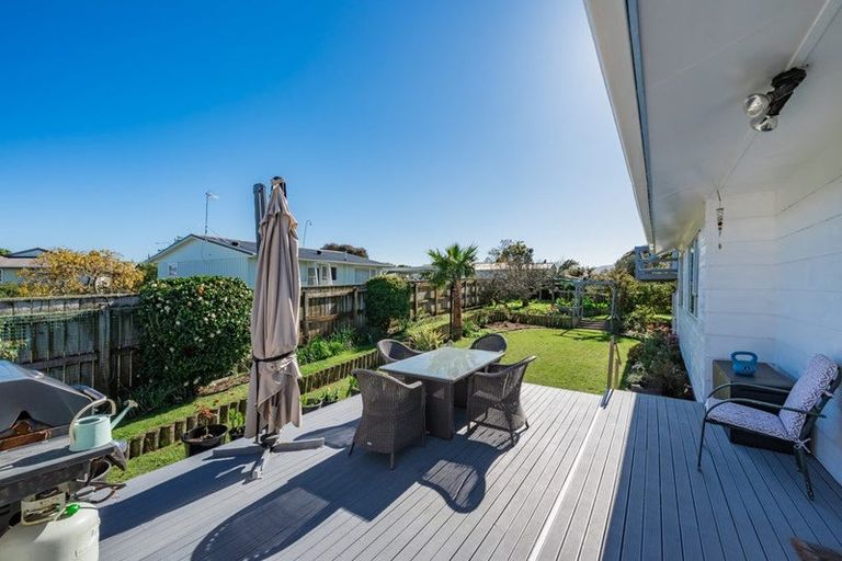 Photo of property in 4 Elder Grove, Paraparaumu, 5032