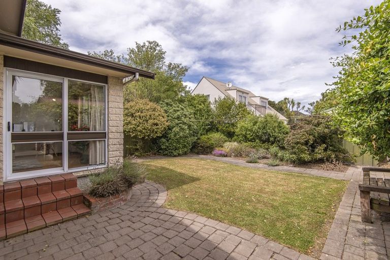 Photo of property in 19 Carruthers Street, Ilam, Christchurch, 8041