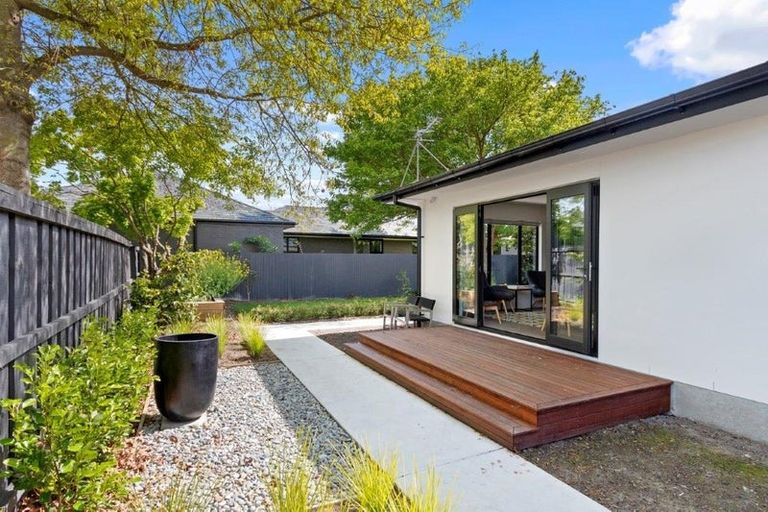 Photo of property in 4/129 Aikmans Road, Merivale, Christchurch, 8014