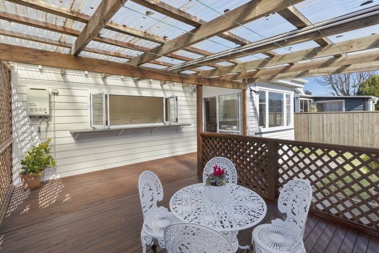 Photo of property in 21 Elizabeth Street, Moera, Lower Hutt, 5010