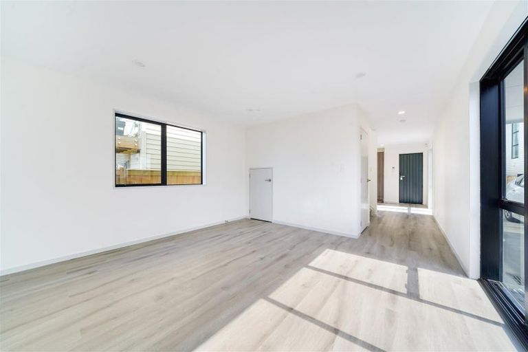 Photo of property in 14 Matukutureia Lane, Manurewa, Auckland, 2102