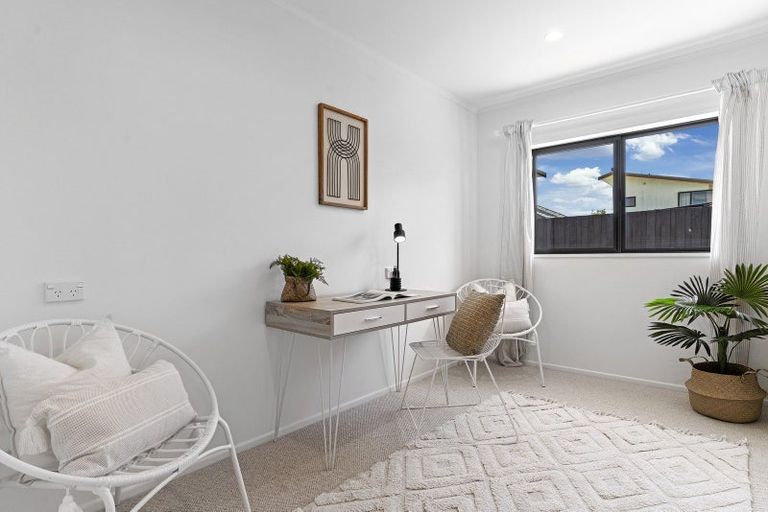 Photo of property in 111 Dickson Road, Papamoa Beach, Papamoa, 3118