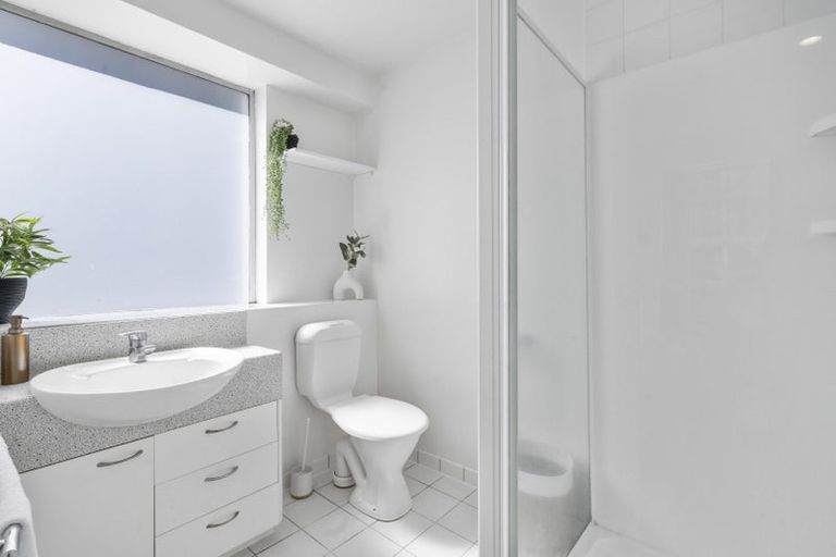 Photo of property in Terrace Heights Apartments, 3c/163 The Terrace, Wellington Central, Wellington, 6011