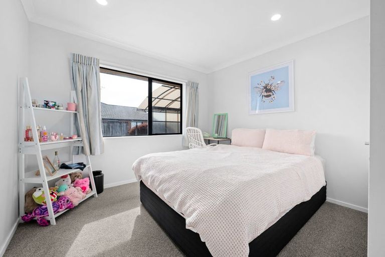 Photo of property in 22 Dorchester Place, Nawton, Hamilton, 3200