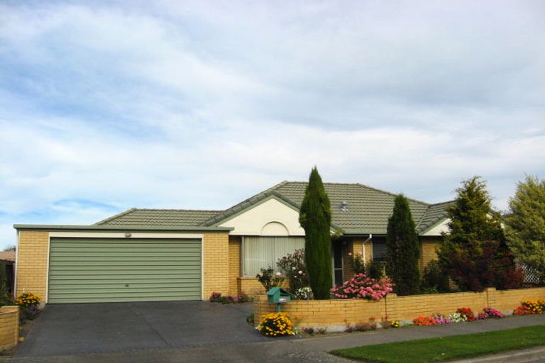 Photo of property in 2/15 Showgate Avenue, Sockburn, Christchurch, 8042