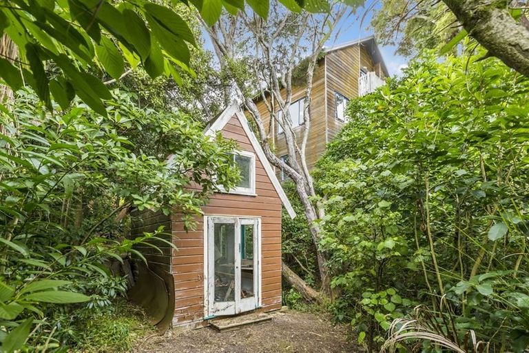 Photo of property in 2 Hill Street, Leigh, 0985