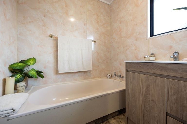 Photo of property in 71a Kahikatea Drive, Melville, Hamilton, 3206