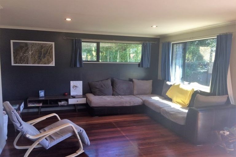 Photo of property in 15 Drake Place, Lake Hawea, Wanaka, 9382