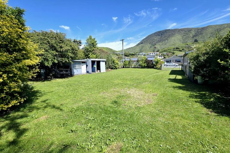 Photo of property in 16 Buller Street, Picton, 7220