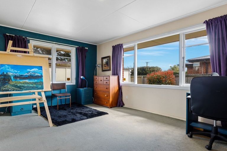 Photo of property in 14 Staveley Street, Avonhead, Christchurch, 8042