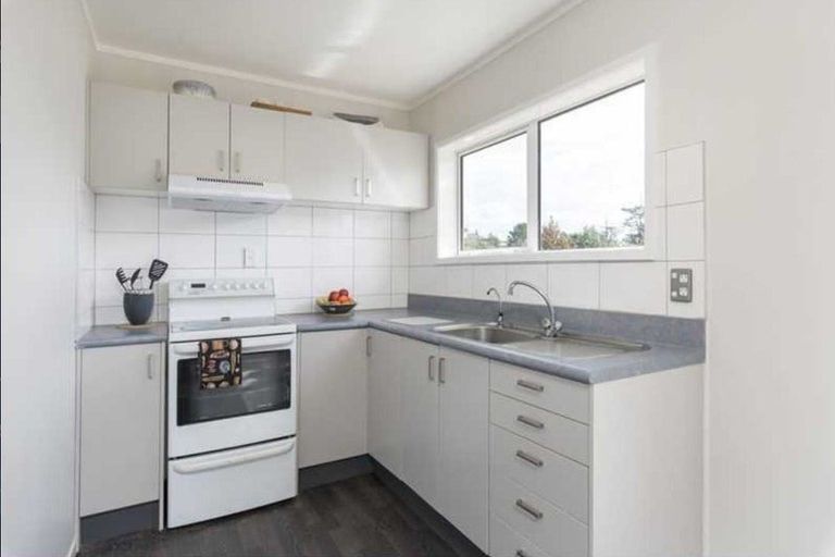 Photo of property in 44 Sungrove Rise, Sunnyvale, Auckland, 0612