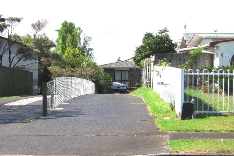 Photo of property in 7 Denver Avenue, Sunnyvale, Auckland, 0612