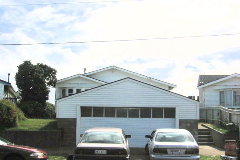 Photo of property in 11 Crawford Green, Miramar, Wellington, 6022