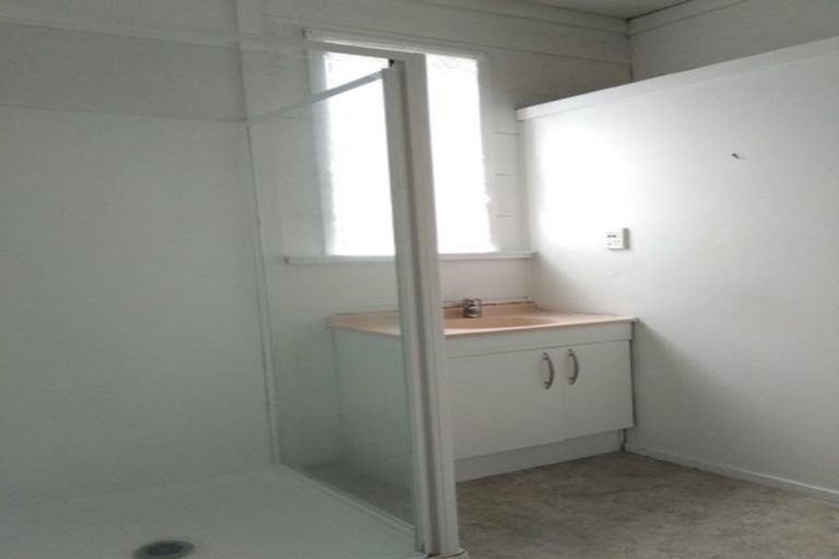 Photo of property in 2/5 Scotts Road, Manurewa East, Auckland, 2102