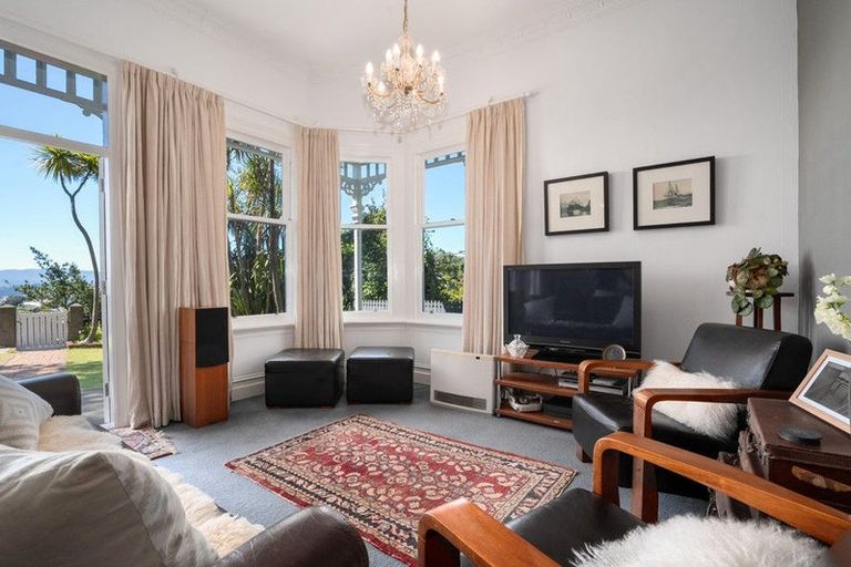 Photo of property in 21 Northland Road, Northland, Wellington, 6012