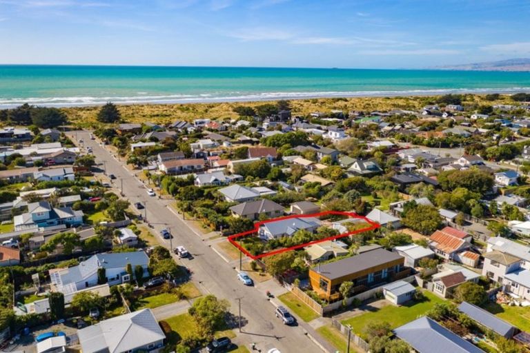 Photo of property in 39 Tovey Street, New Brighton, Christchurch, 8061