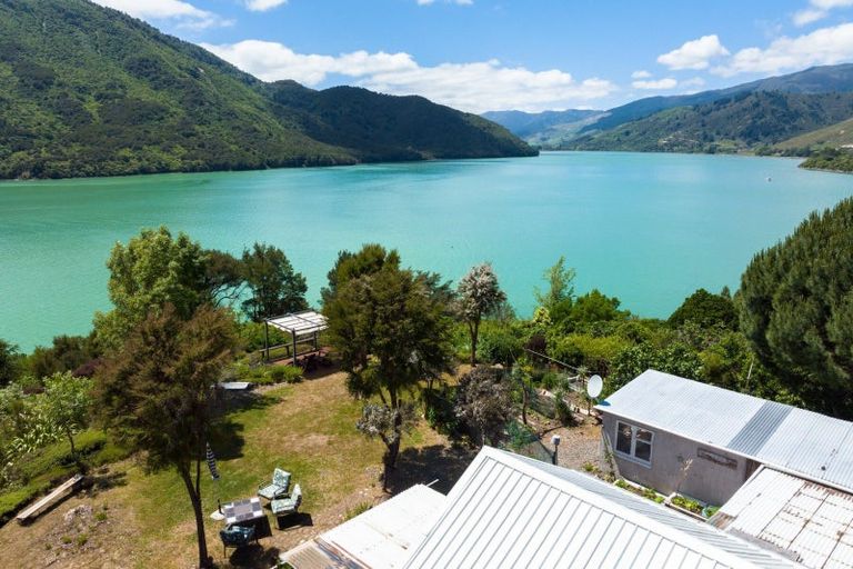 Photo of property in 579 Queen Charlotte Drive, Havelock, 7281