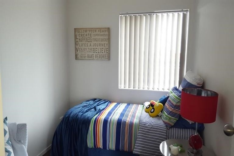 Photo of property in 2/46 Hollowout Street, Takanini, 2112