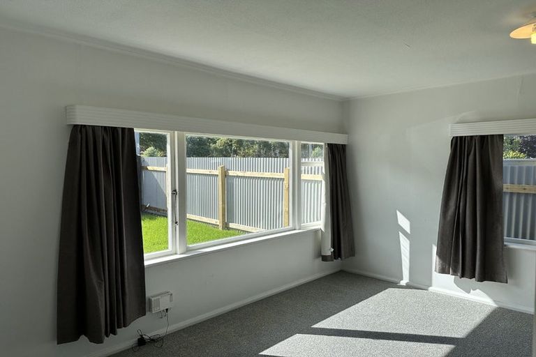 Photo of property in 126 Main Road, Waikanae, 5036