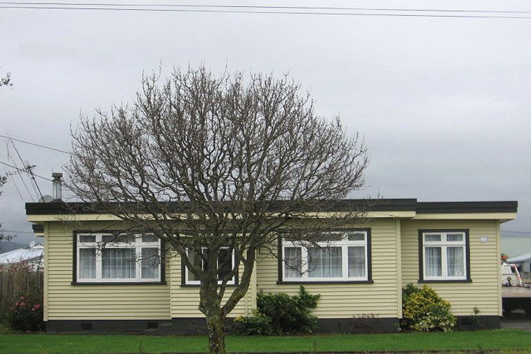 Photo of property in 13 Mckenzie Street, Levin, 5510